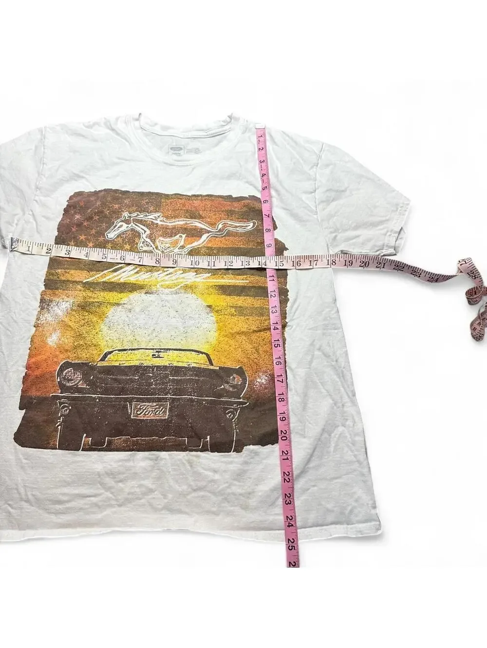 Ford Mustang Graphic T-shirt Size Large